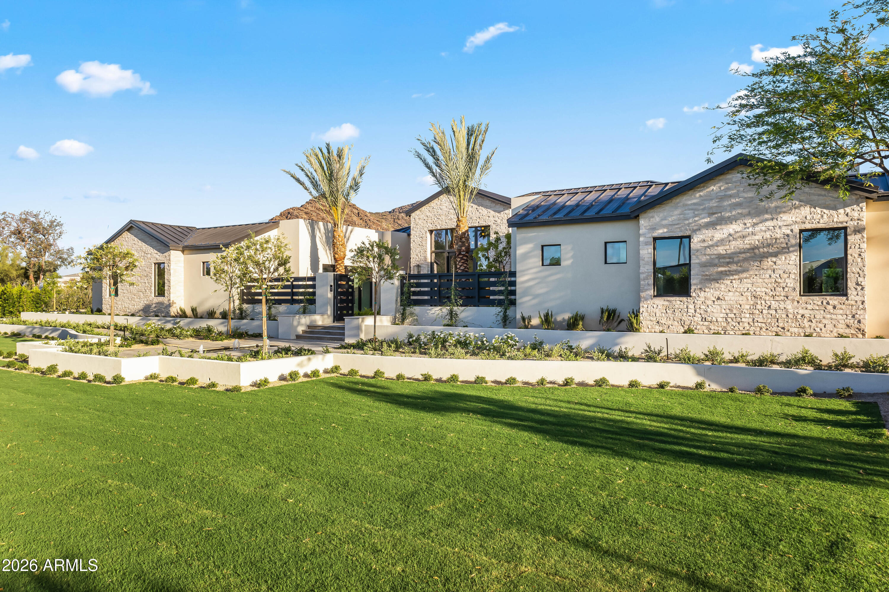 5225 E MOCKINGBIRD Lane