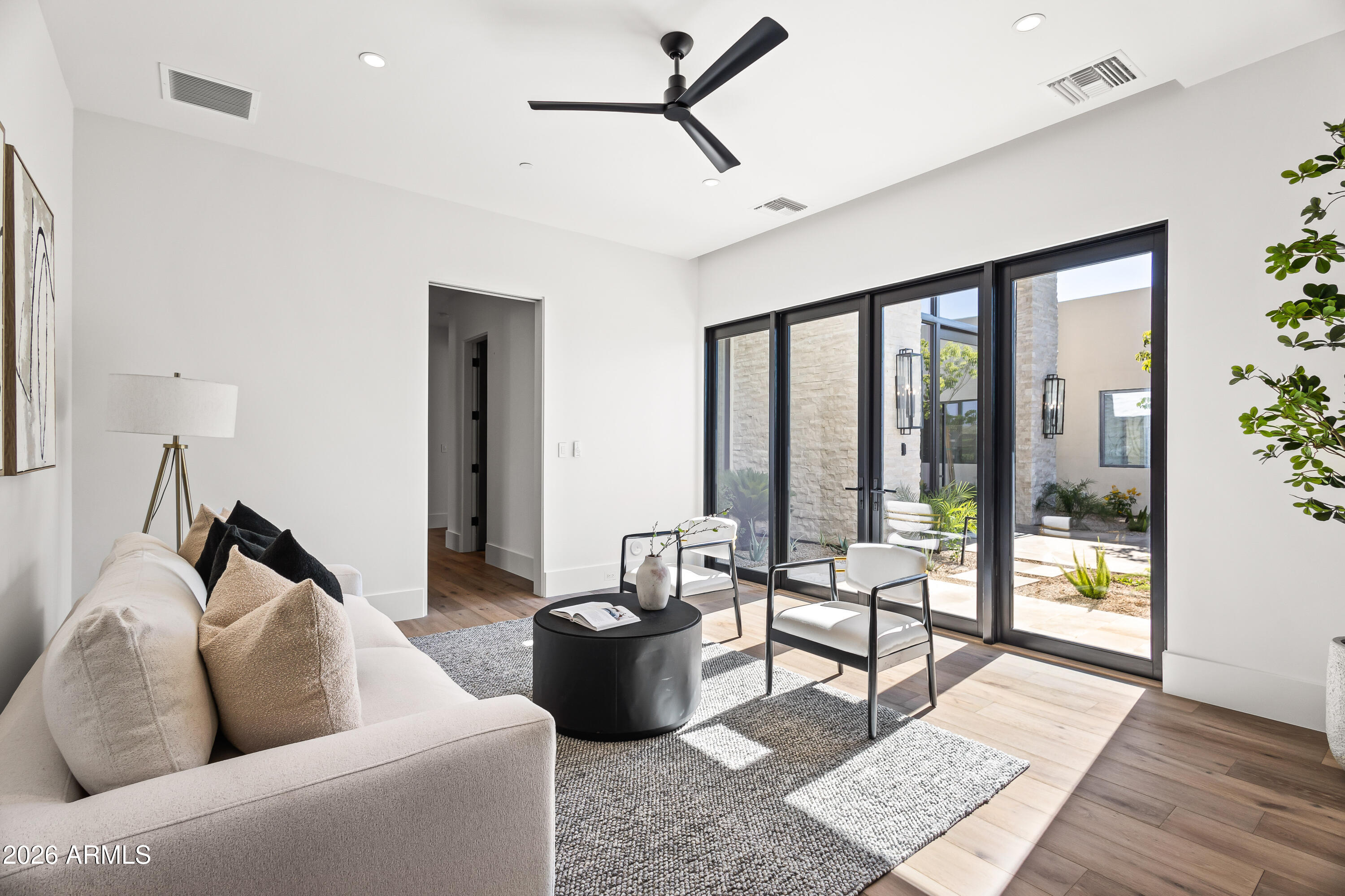 5225 E MOCKINGBIRD Lane