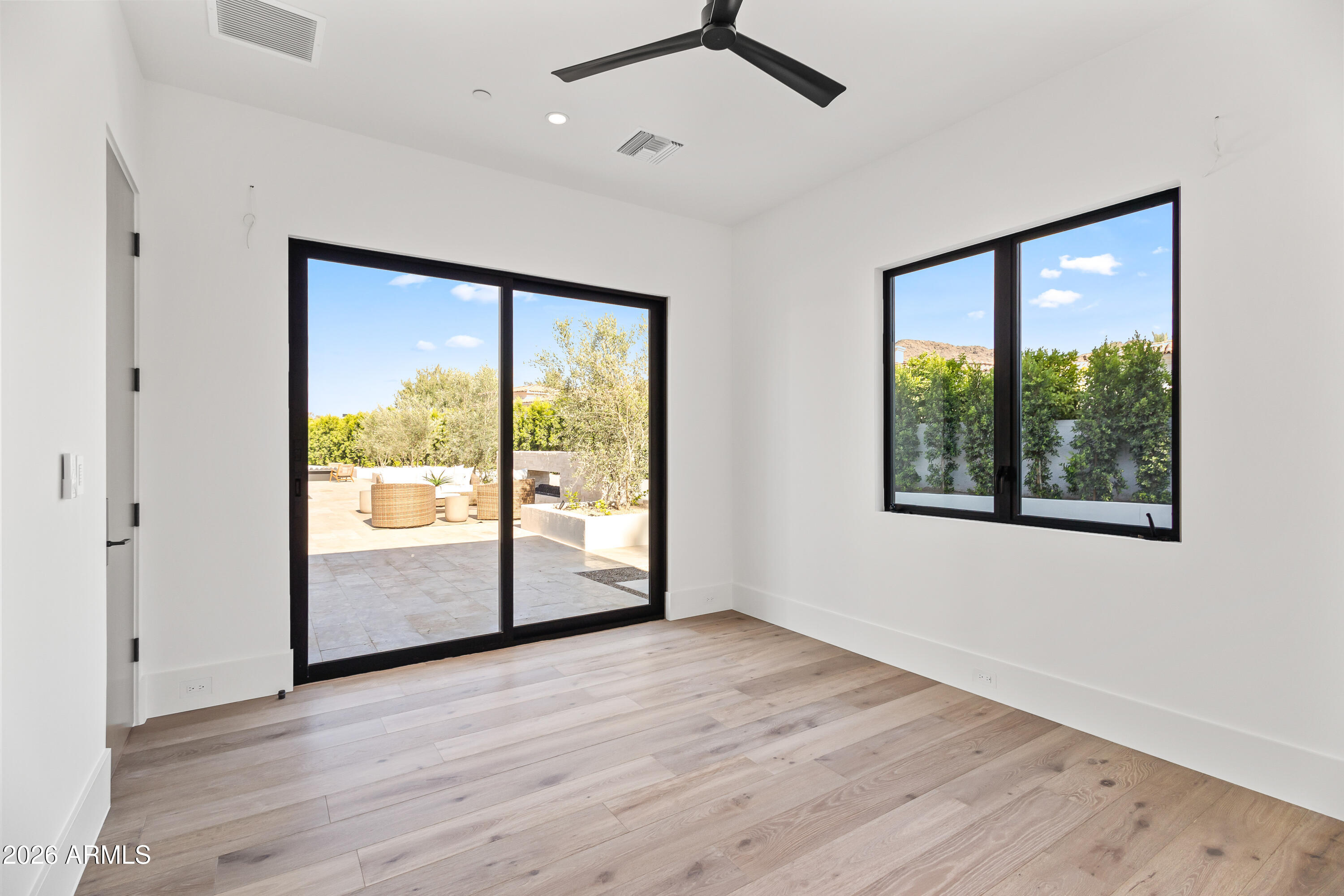 5225 E MOCKINGBIRD Lane