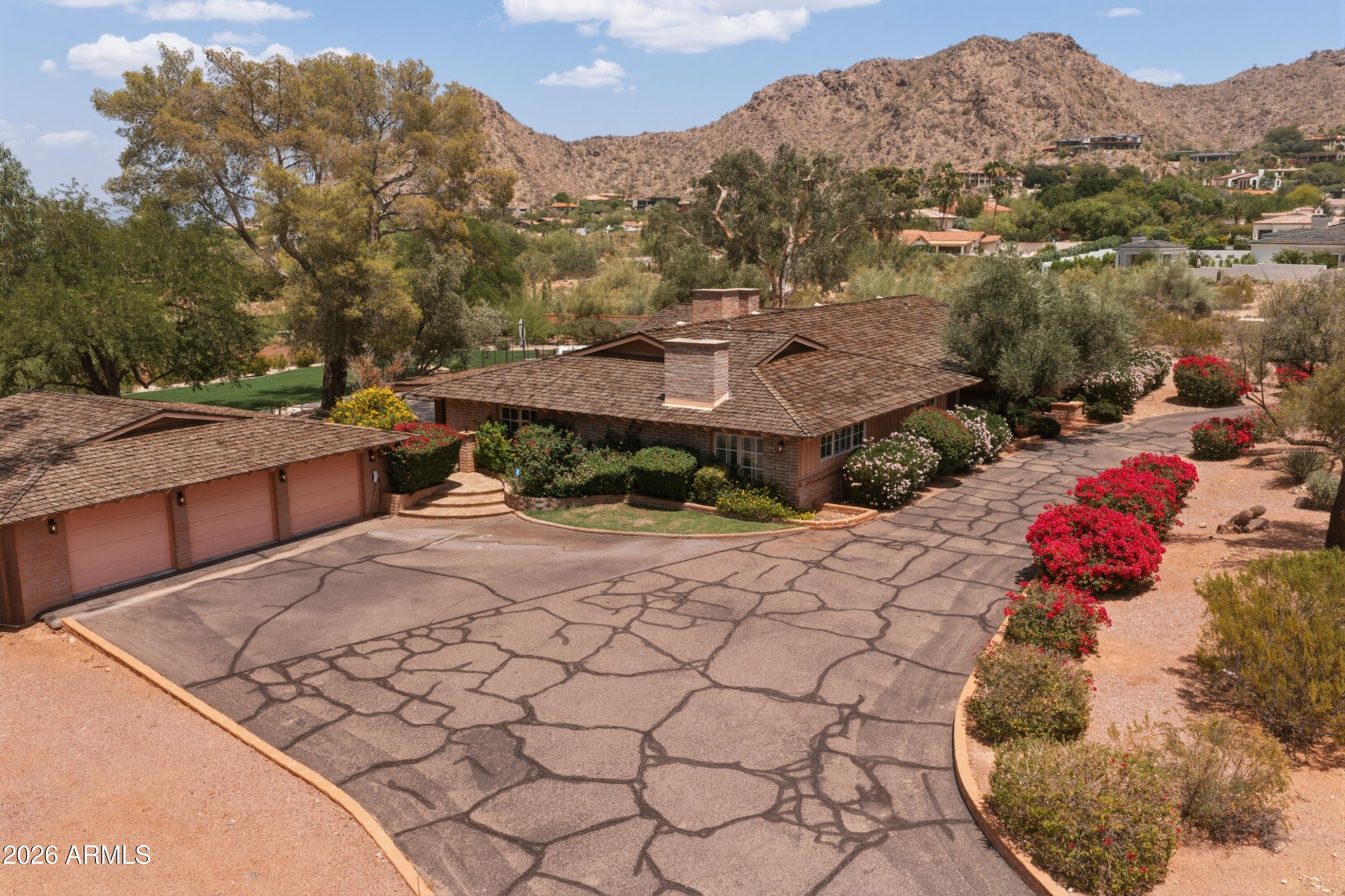 5136 E ROADRUNNER Road