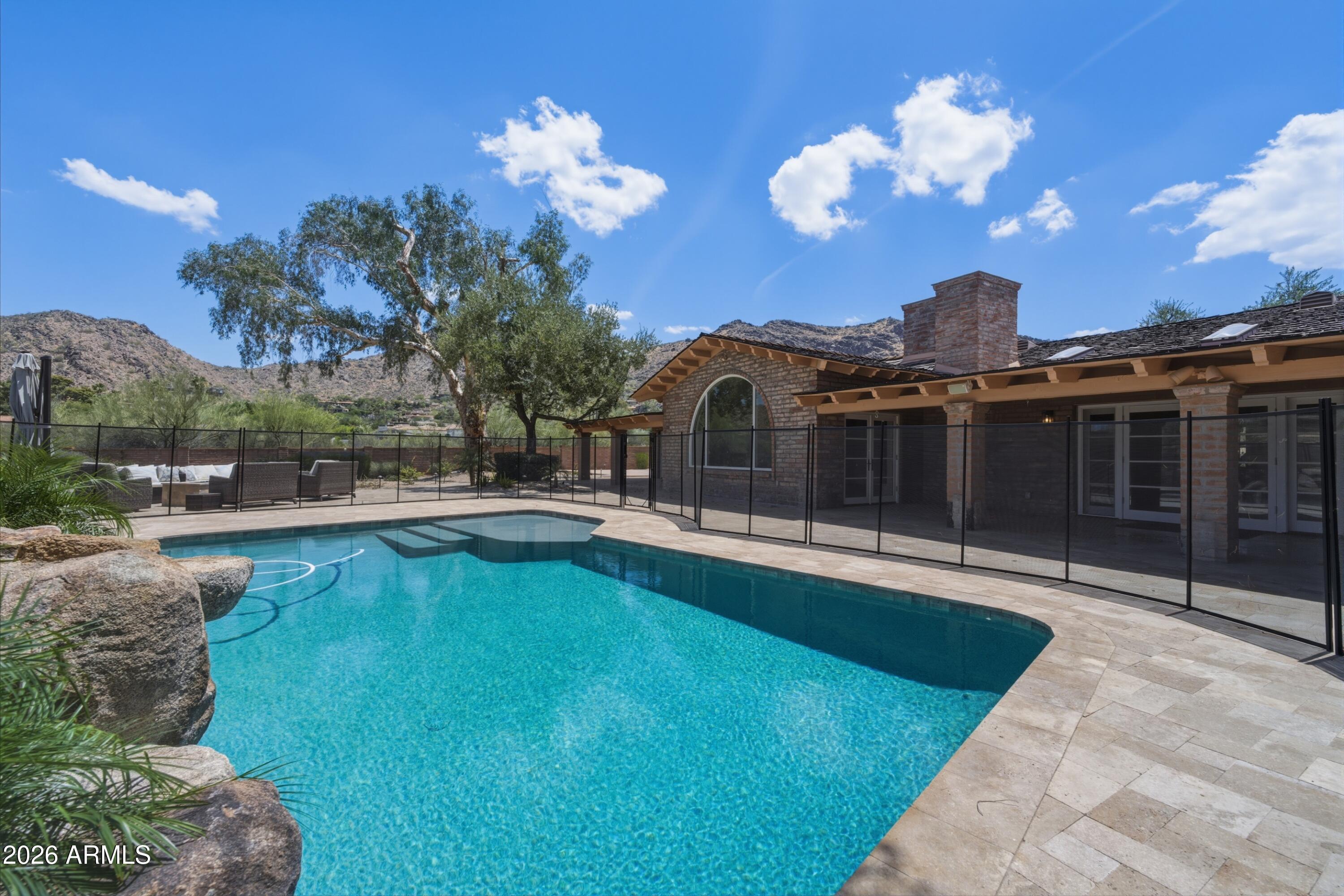 5136 E ROADRUNNER Road