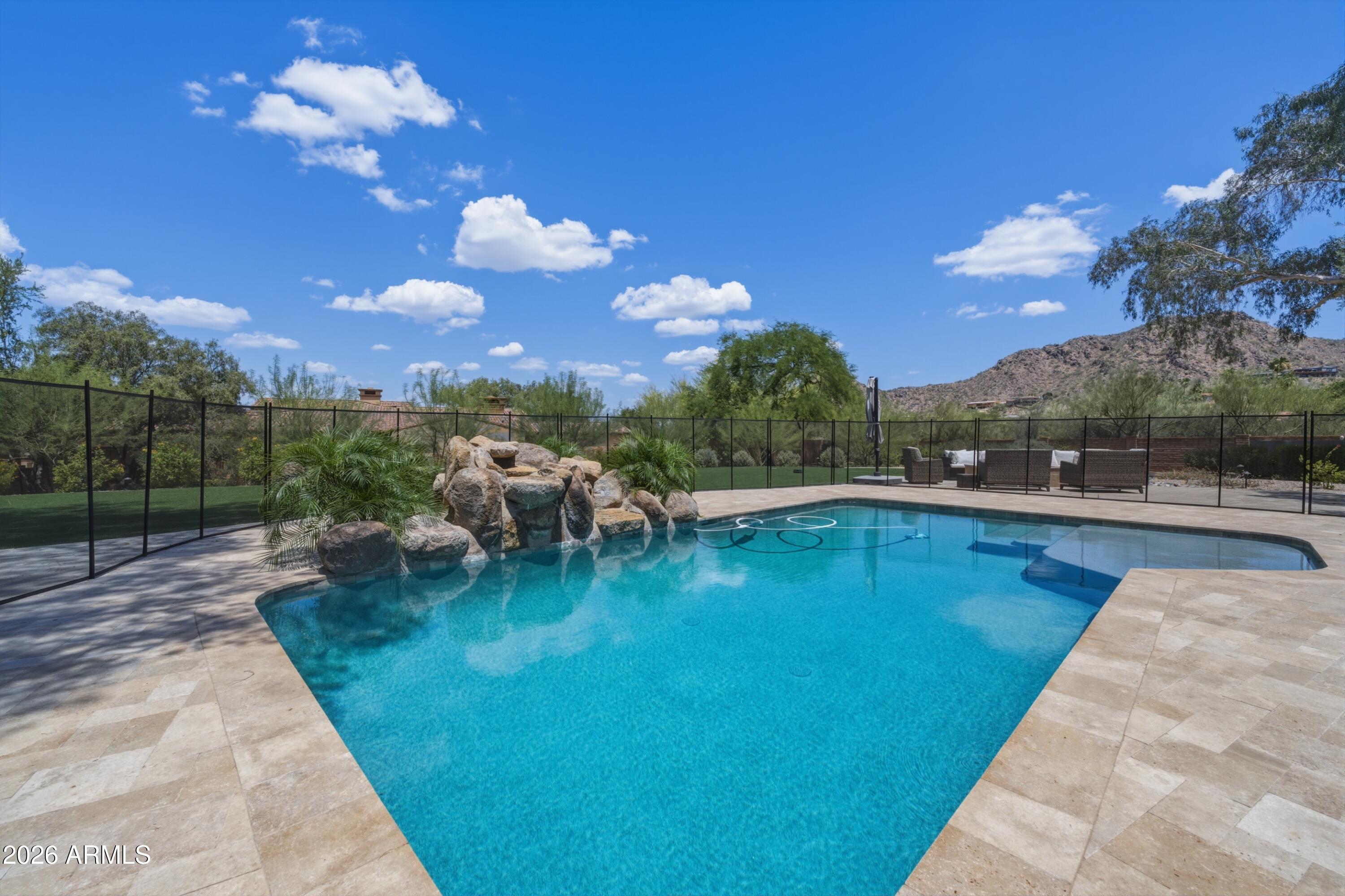 5136 E ROADRUNNER Road