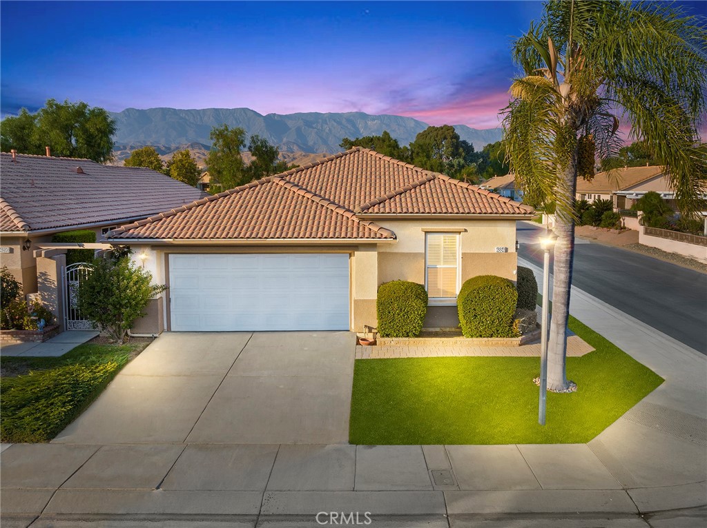 4884 Oakhurst Avenue