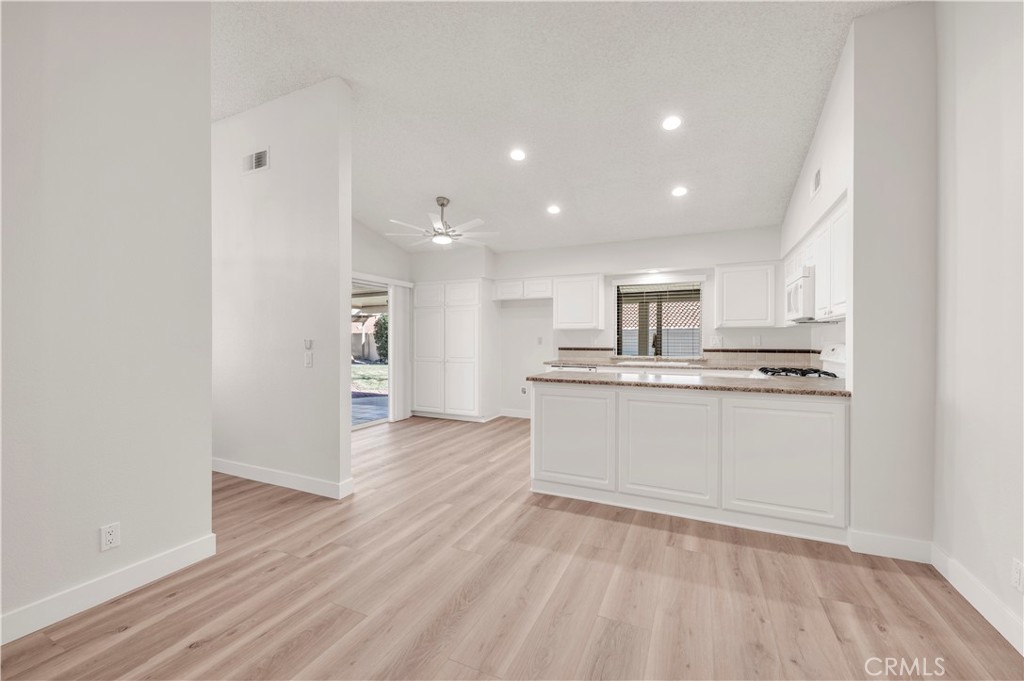 29296 Knoll Court