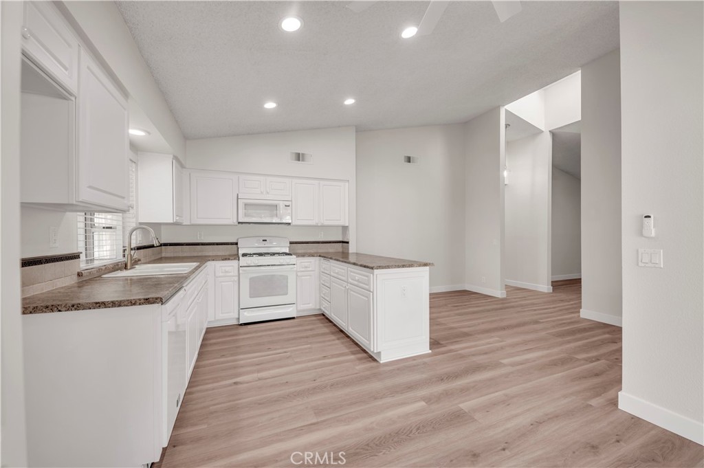 29296 Knoll Court