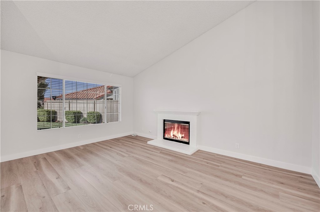 29296 Knoll Court
