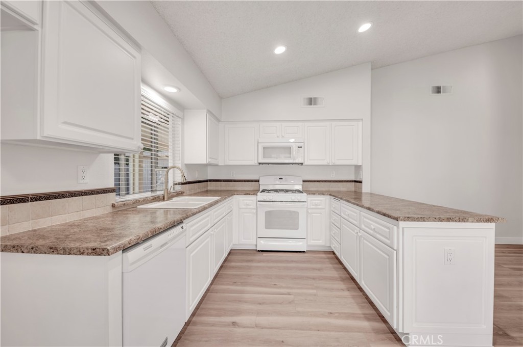 29296 Knoll Court
