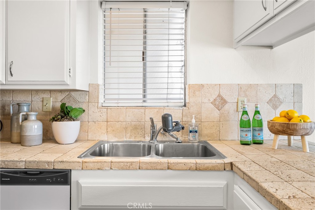 24319 Canyon Lake Drive N 8