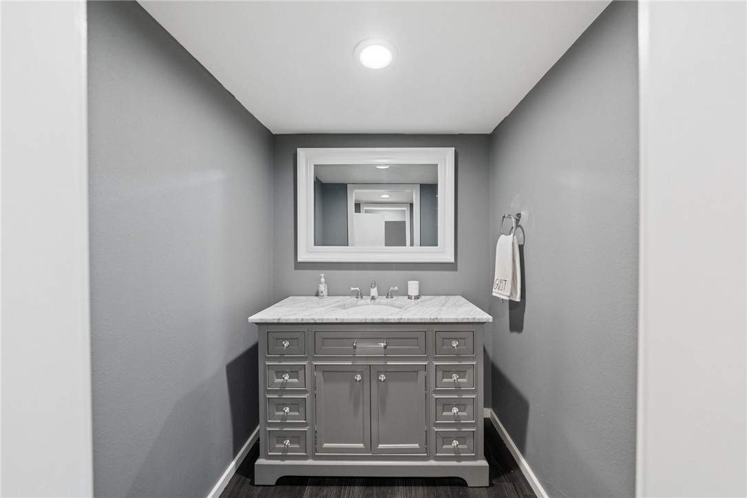 22001 Loch Lomond Drive