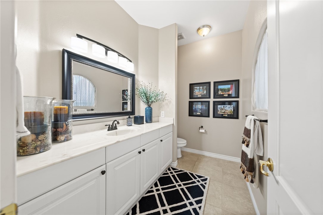 22001 Loch Lomond Drive