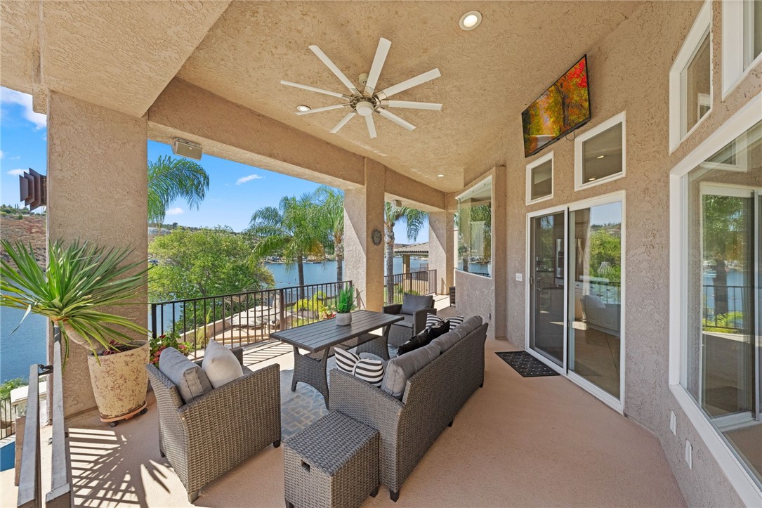 22001 Loch Lomond Drive