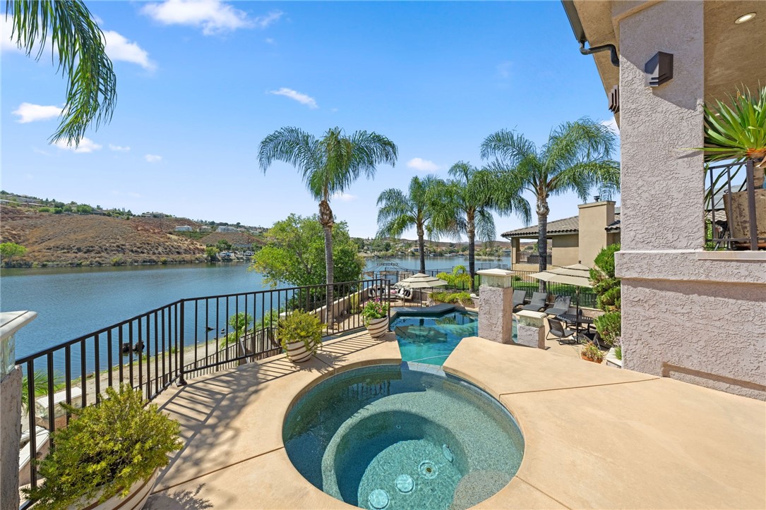 22001 Loch Lomond Drive