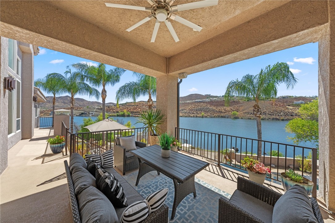 22001 Loch Lomond Drive