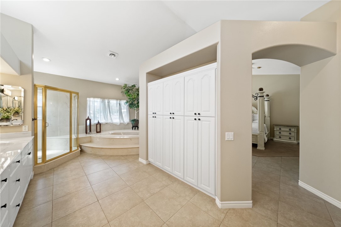 22001 Loch Lomond Drive