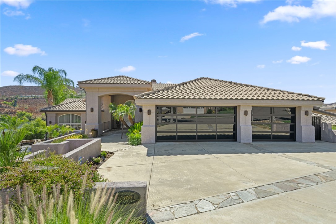 22001 Loch Lomond Drive