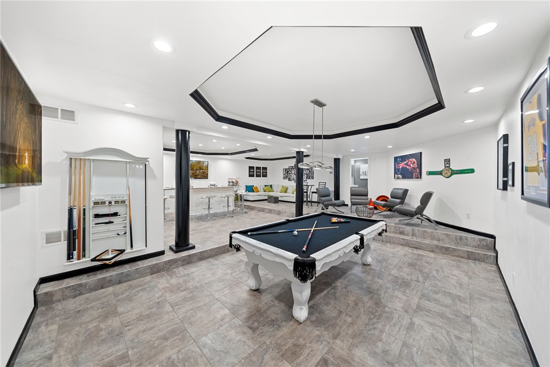 22001 Loch Lomond Drive