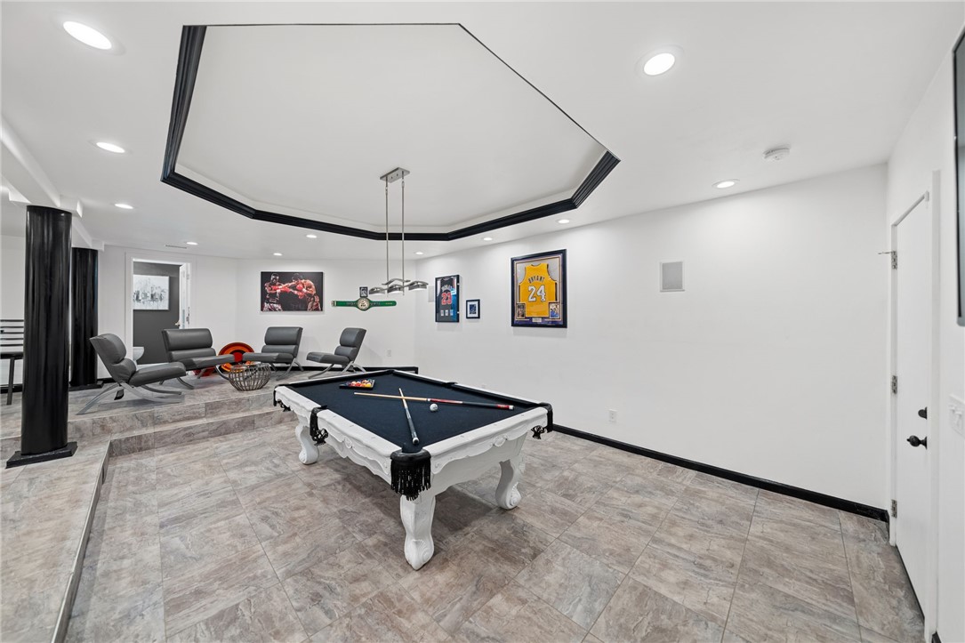 22001 Loch Lomond Drive