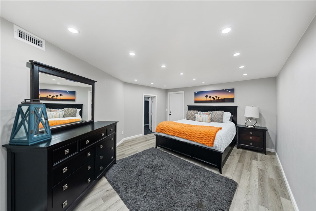 22001 Loch Lomond Drive