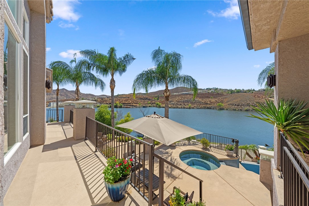 22001 Loch Lomond Drive