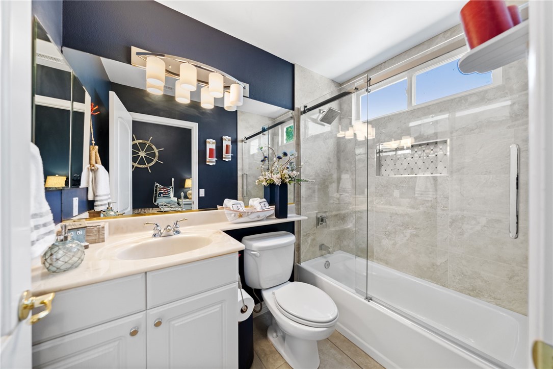 22001 Loch Lomond Drive