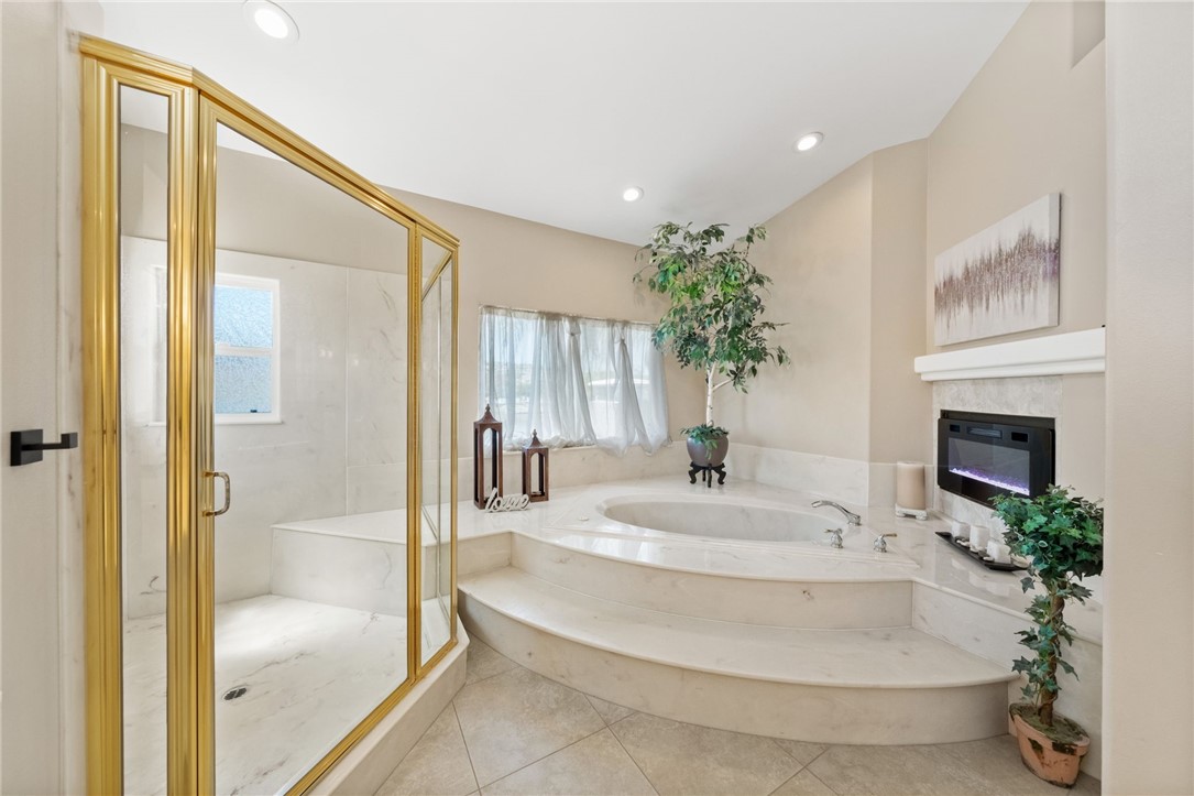 22001 Loch Lomond Drive