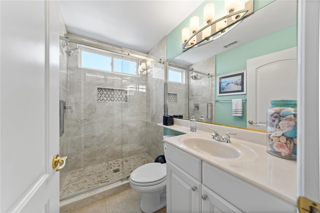 22001 Loch Lomond Drive