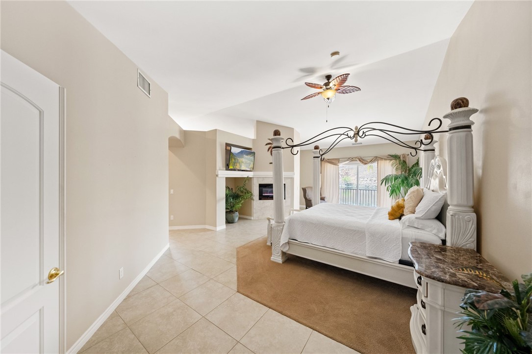 22001 Loch Lomond Drive