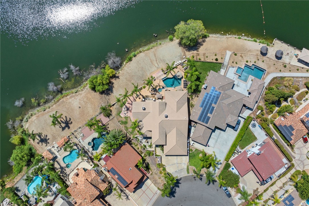 22001 Loch Lomond Drive