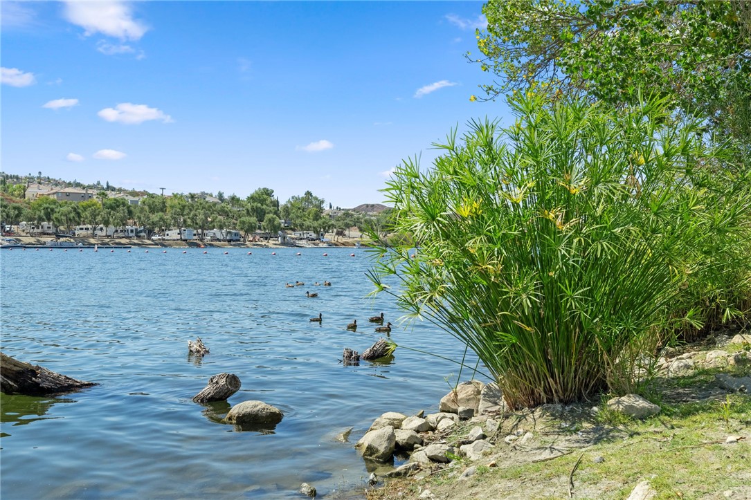 22001 Loch Lomond Drive