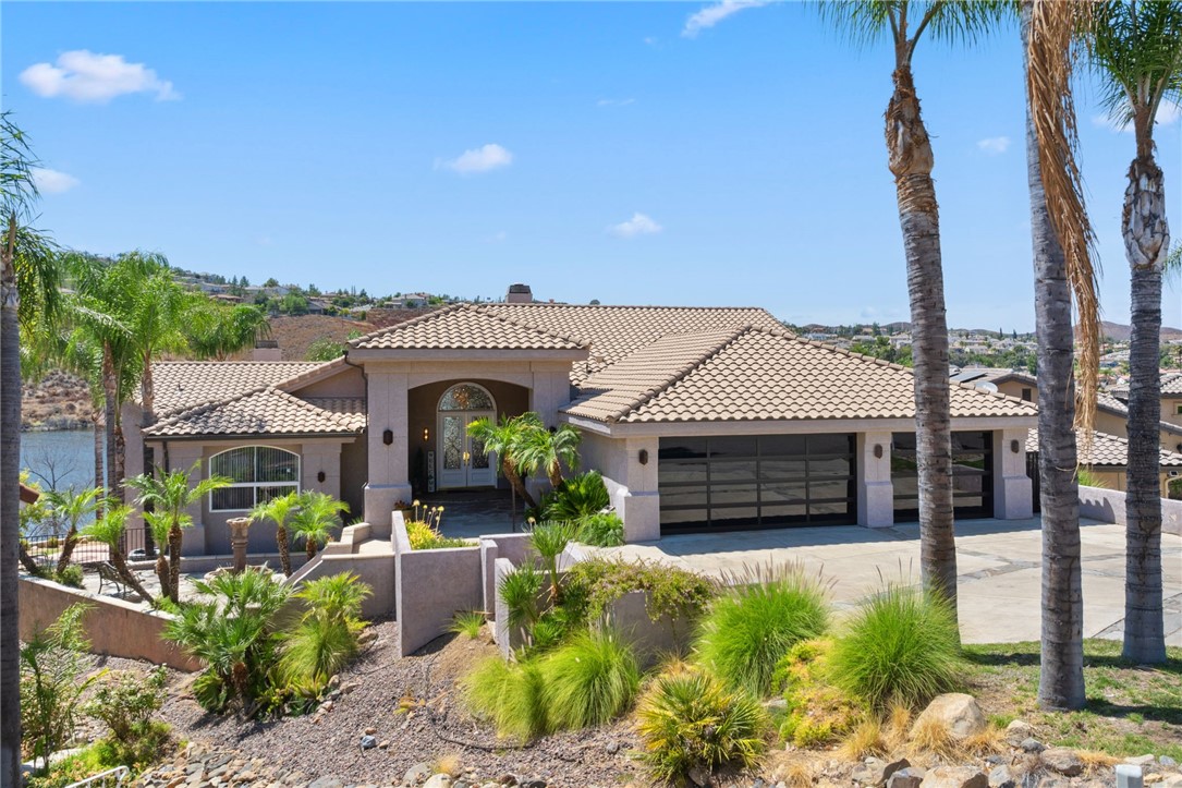 22001 Loch Lomond Drive