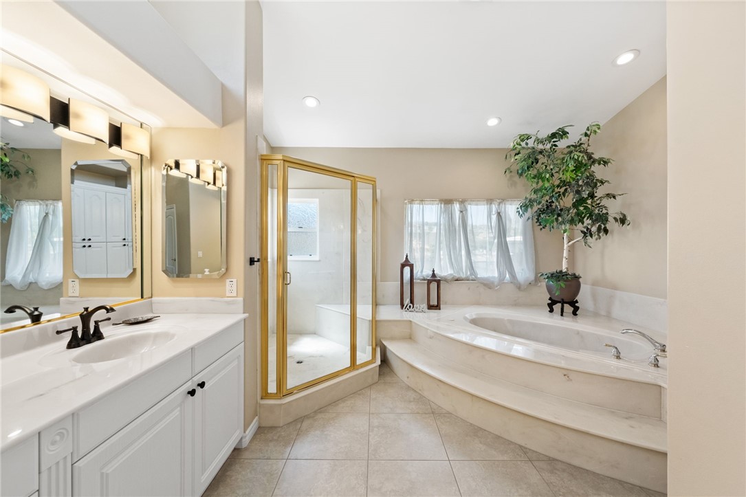 22001 Loch Lomond Drive