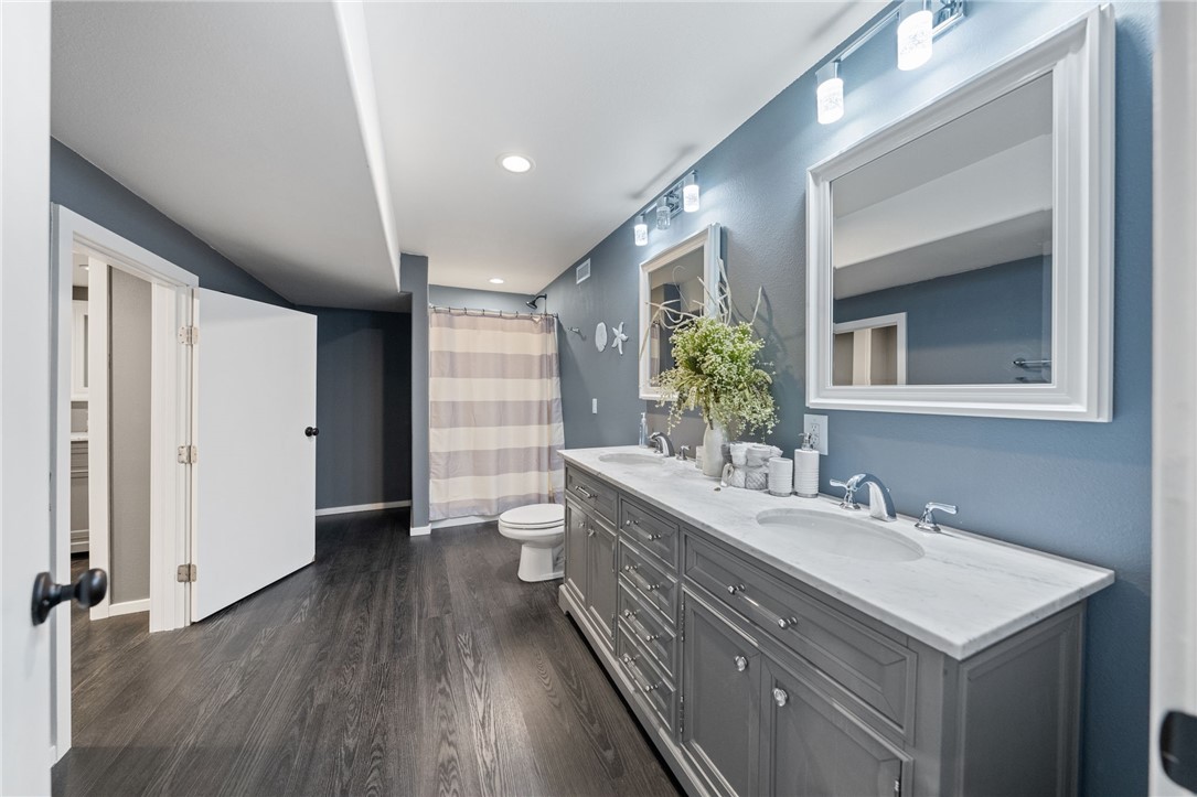 22001 Loch Lomond Drive