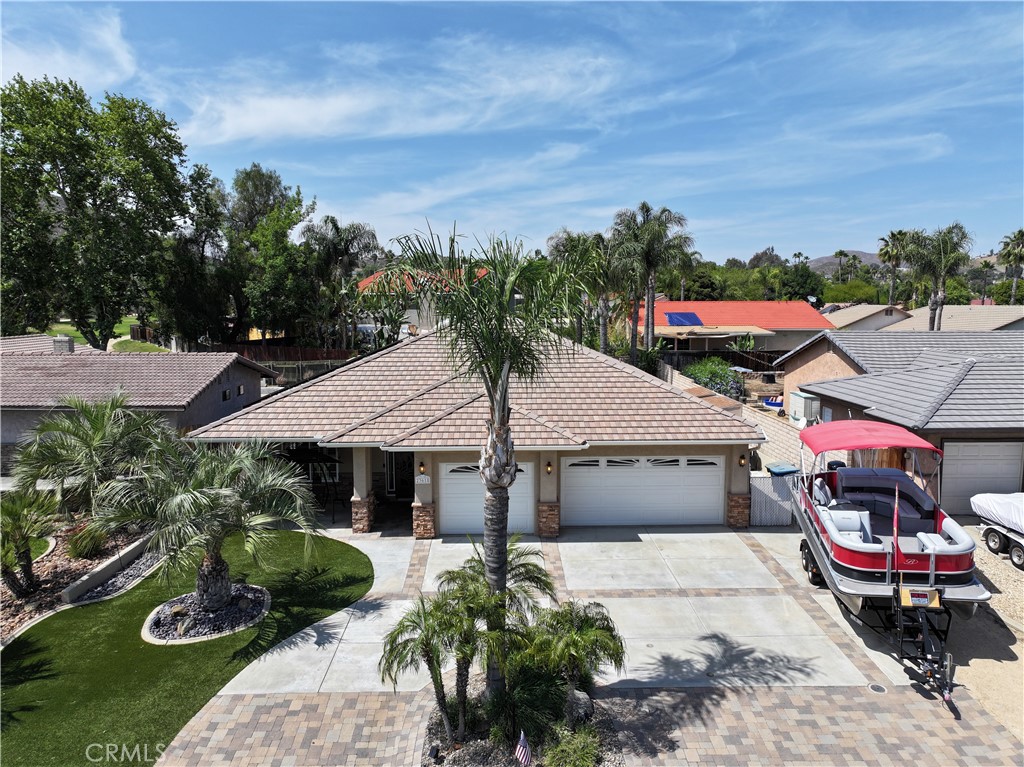 23618 Canyon Lake Drive N
