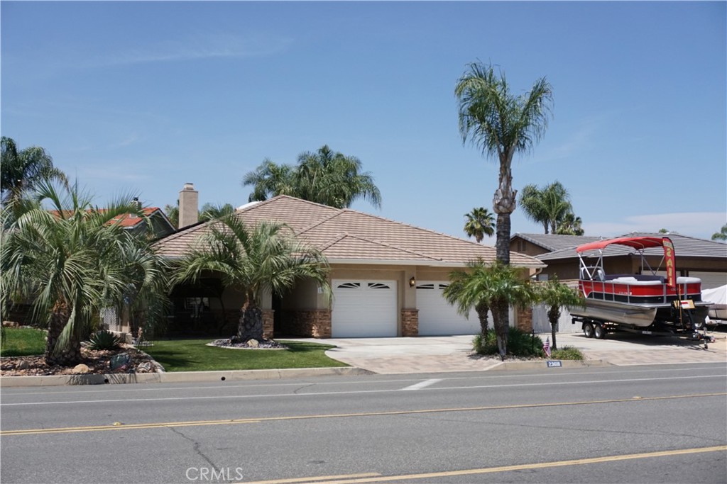 23618 Canyon Lake Drive N