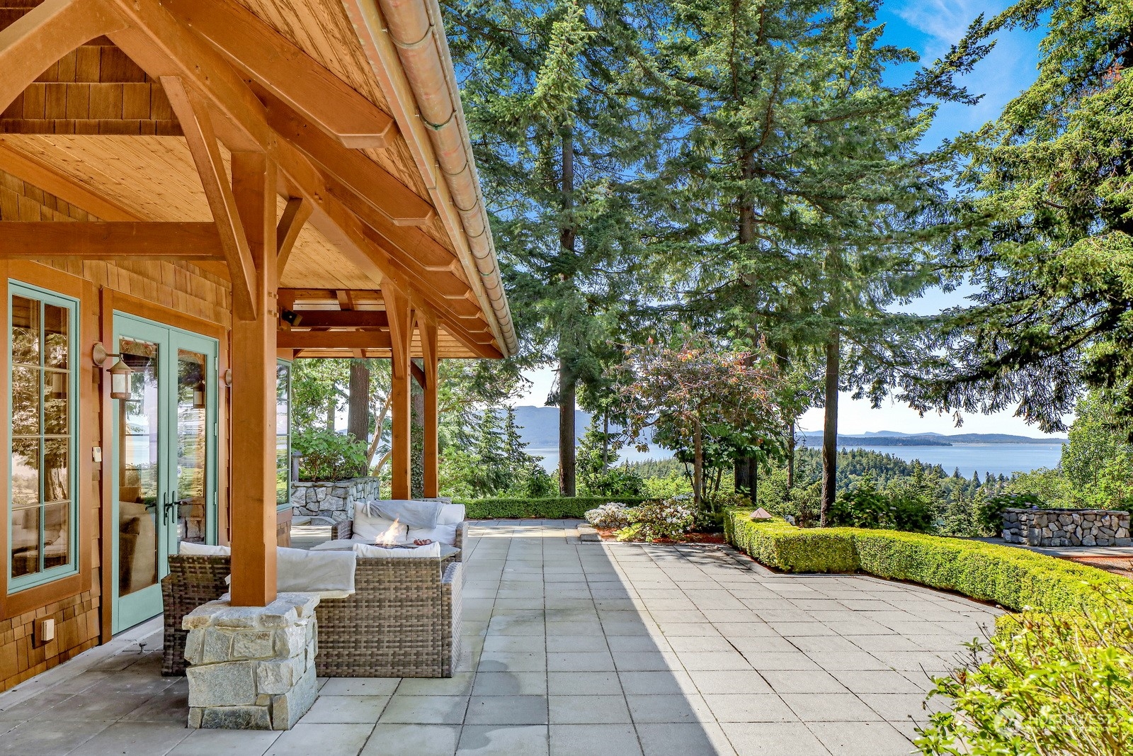1401 Chuckanut Crest Drive