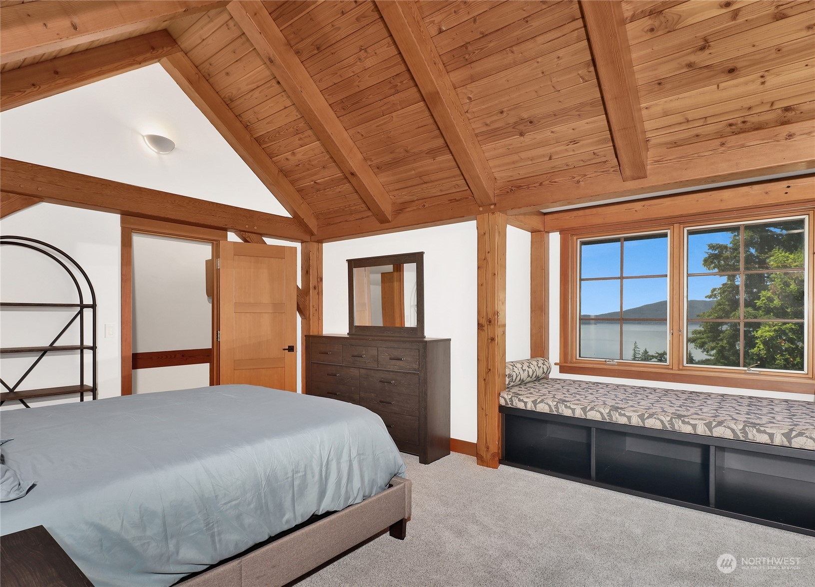 1401 Chuckanut Crest Drive