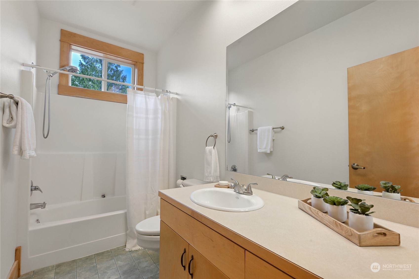 807 E 51st Street