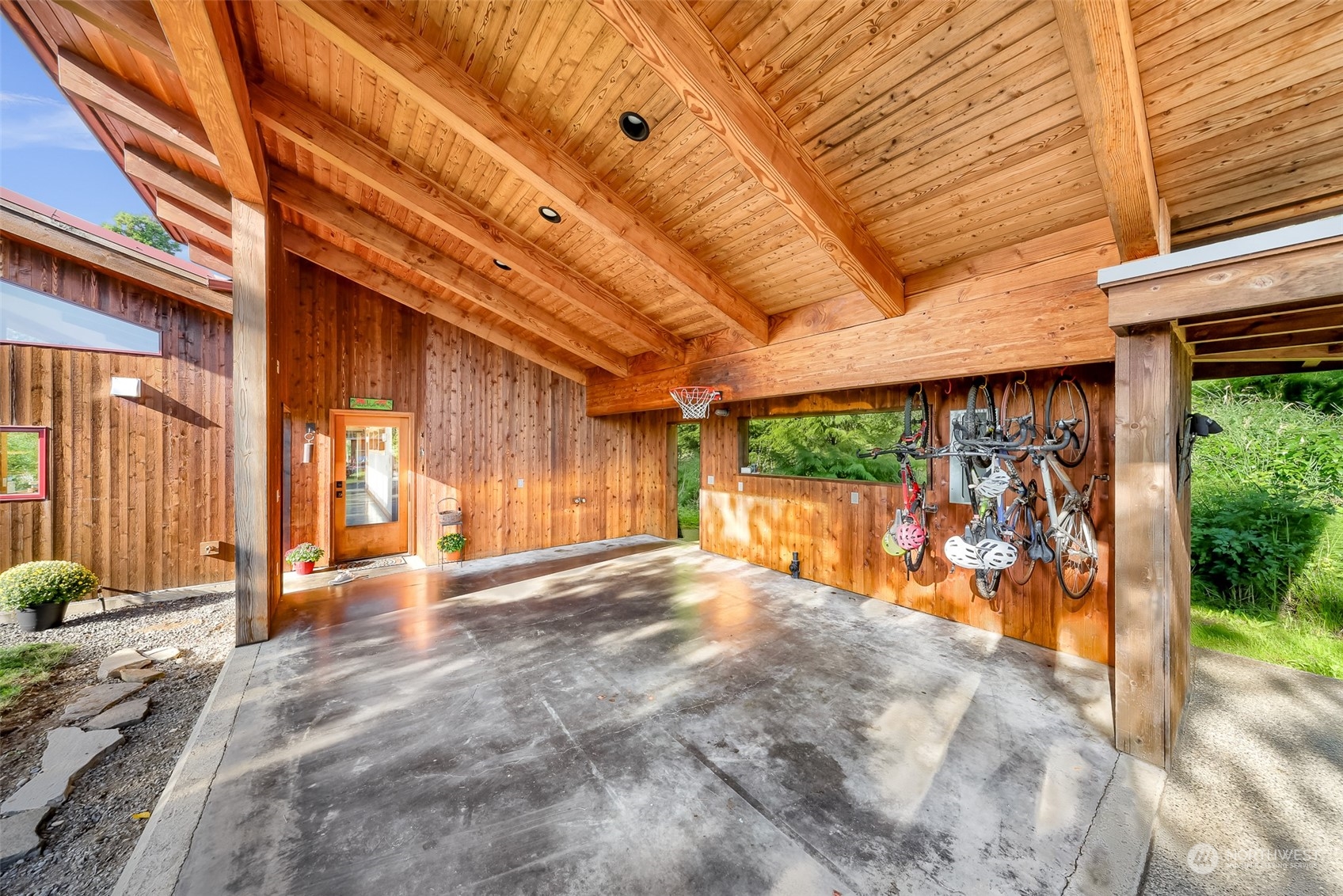 824 Chuckanut Drive