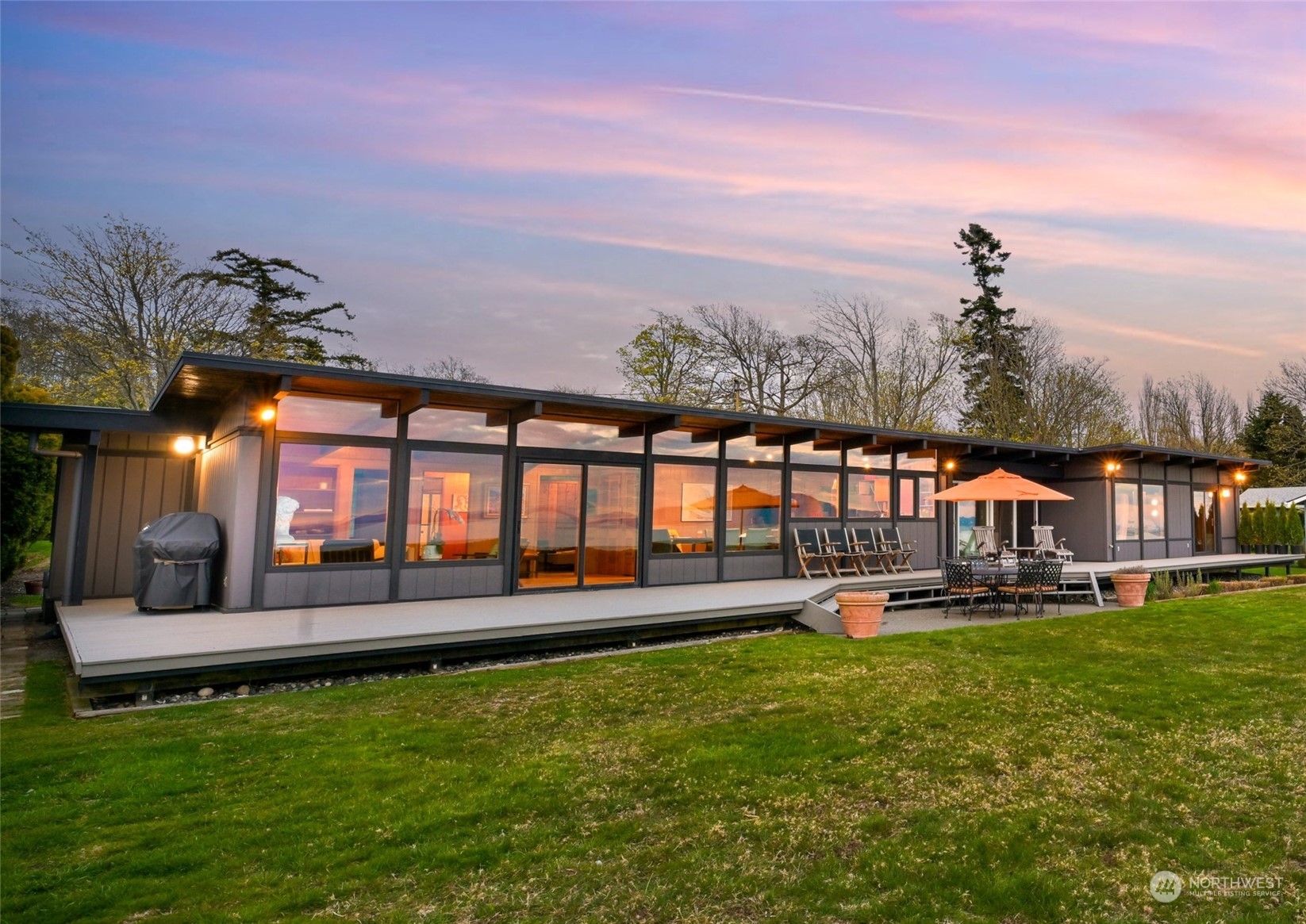 5537 Maple Way