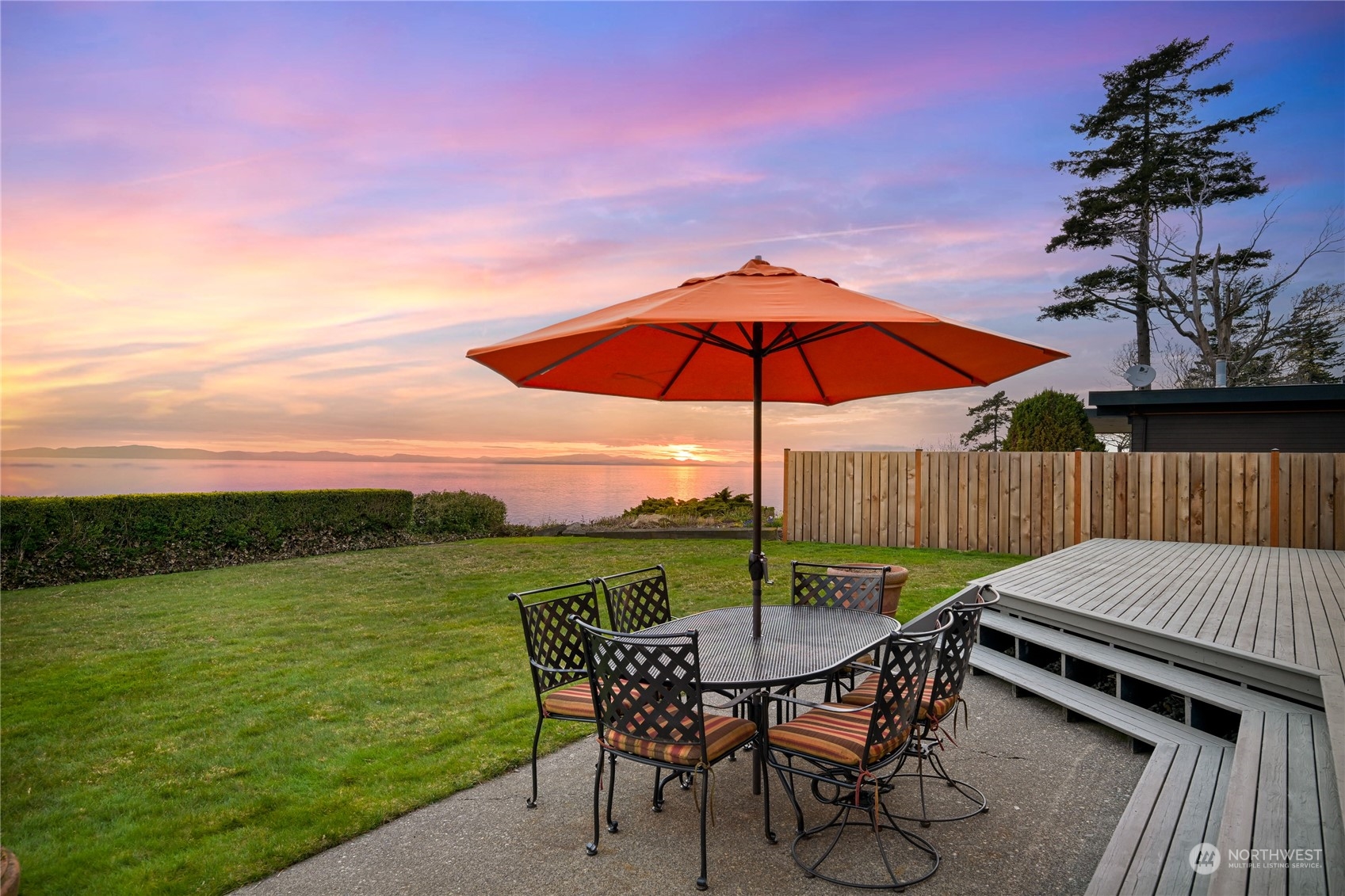 5537 Maple Way