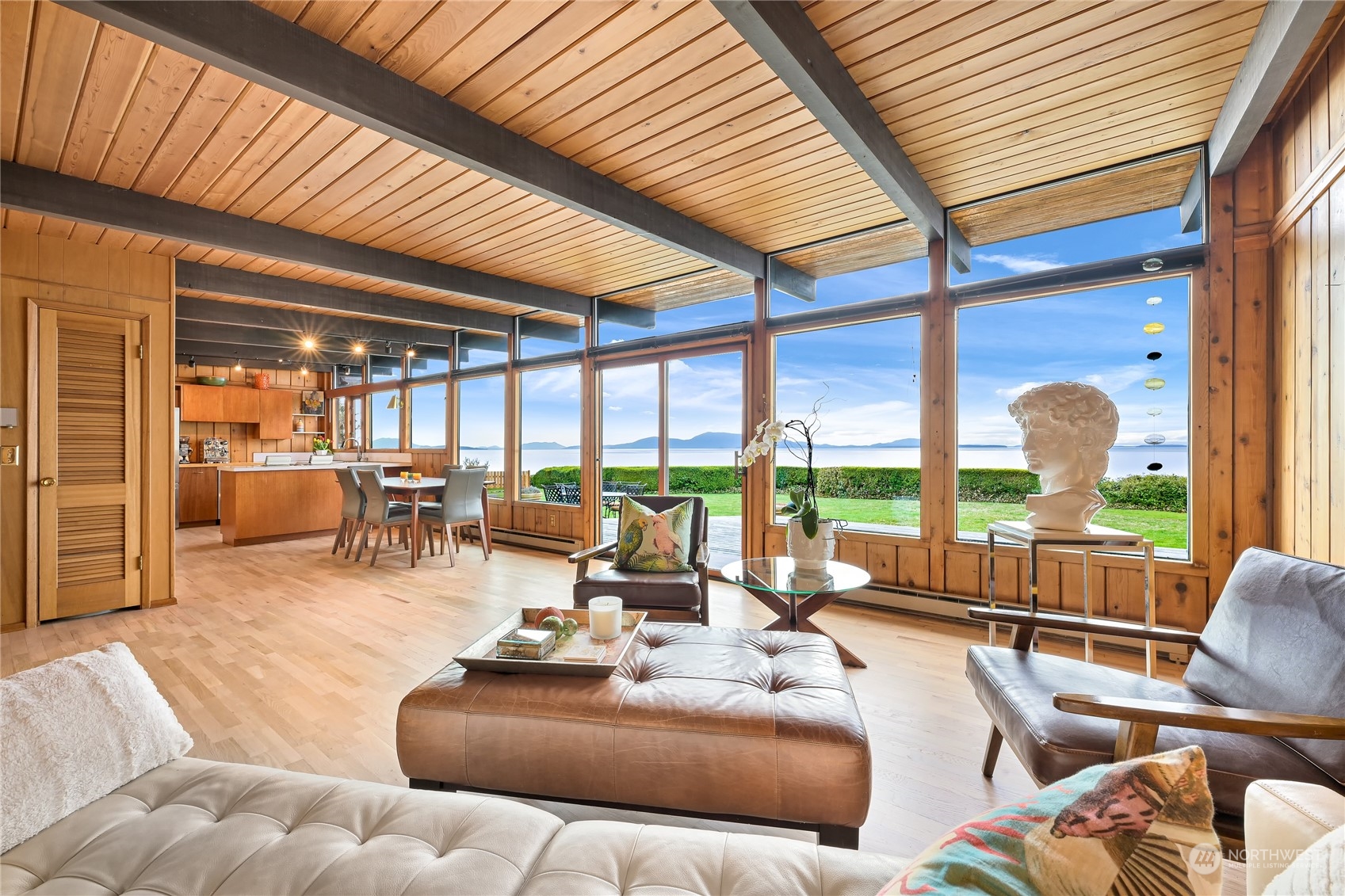 5537 Maple Way