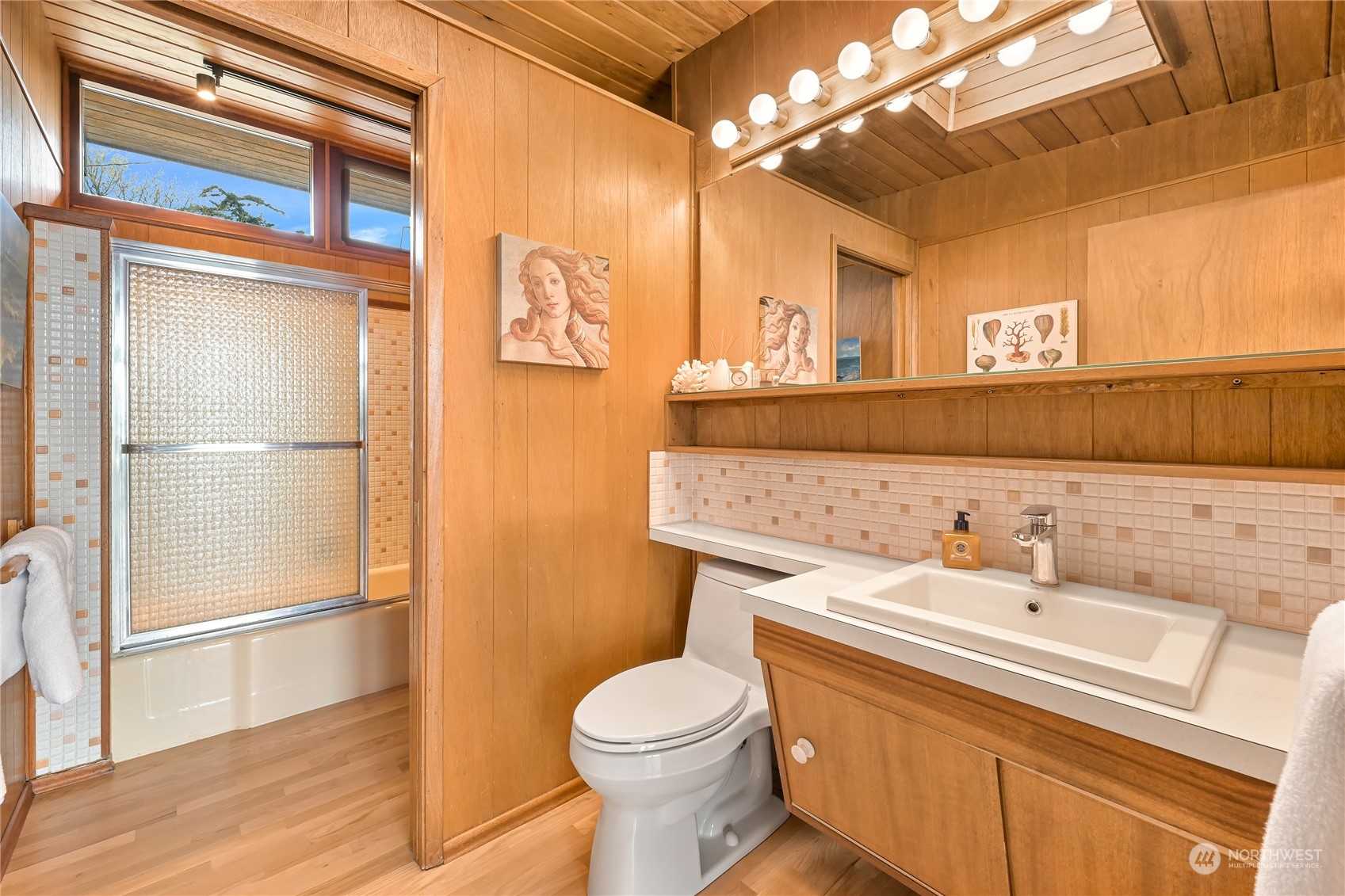 5537 Maple Way