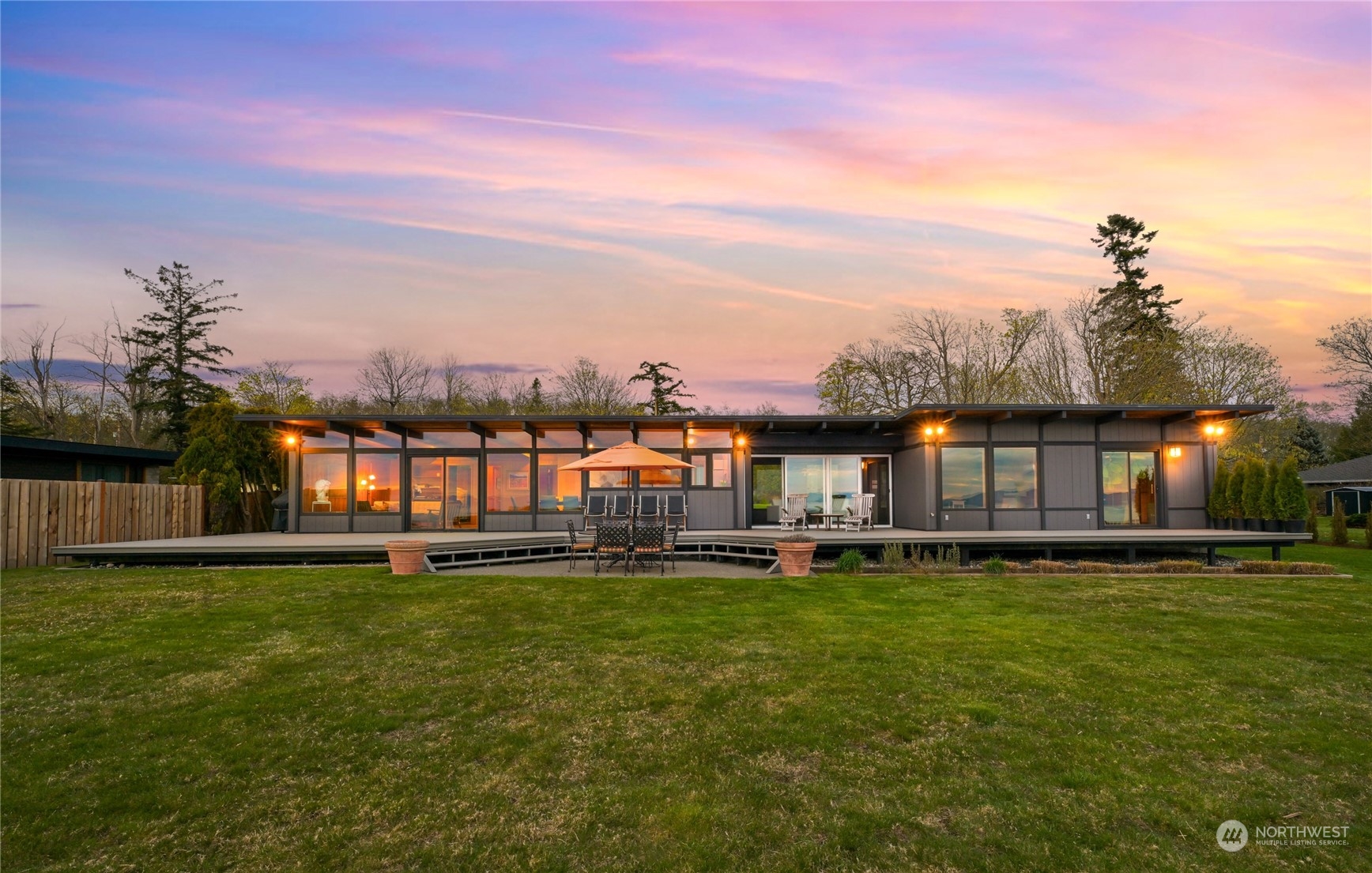 5537 Maple Way