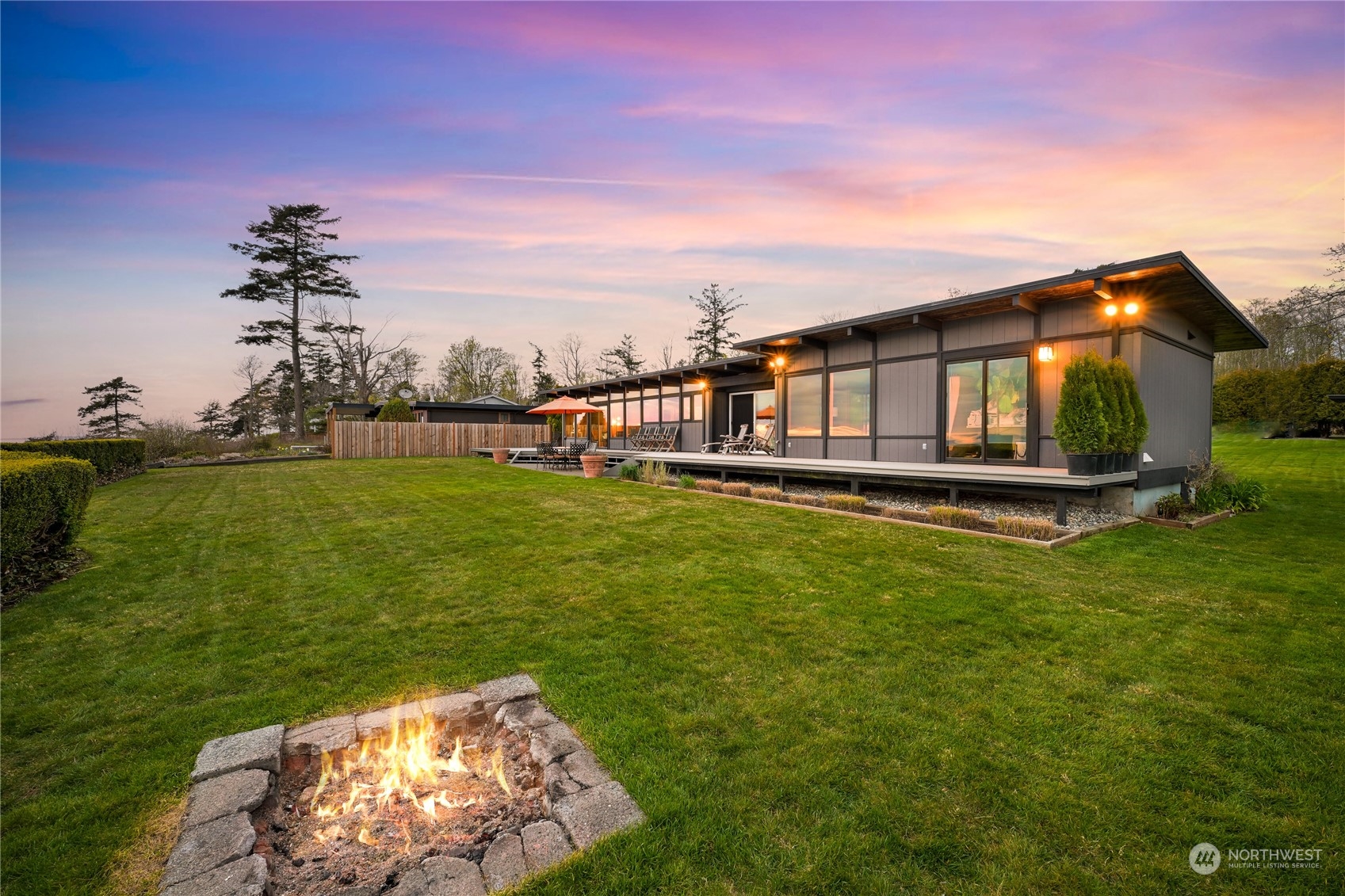 5537 Maple Way