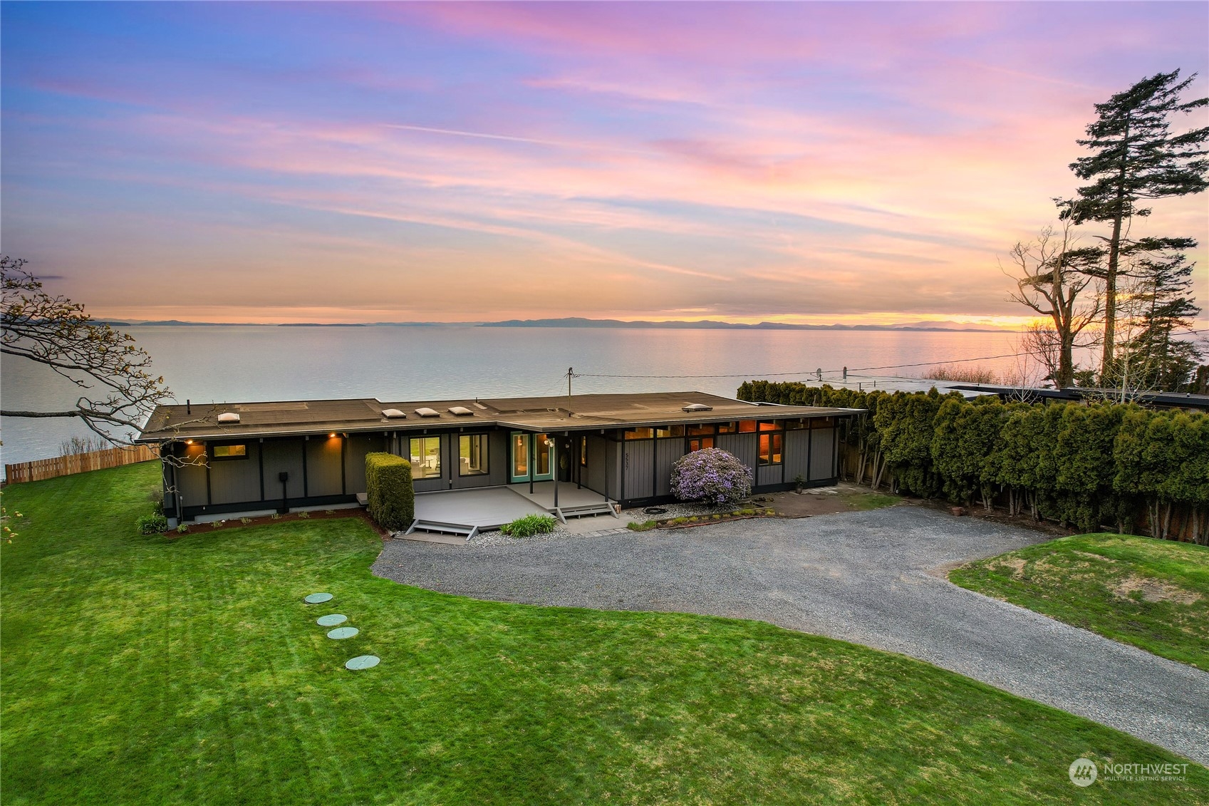 5537 Maple Way