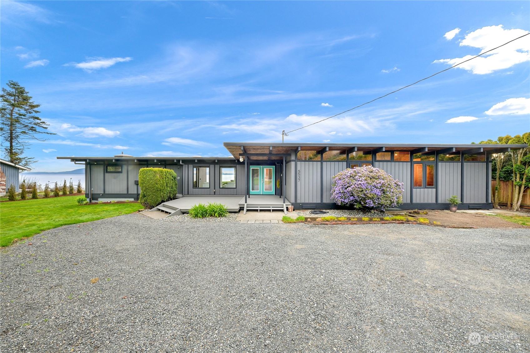 5537 Maple Way