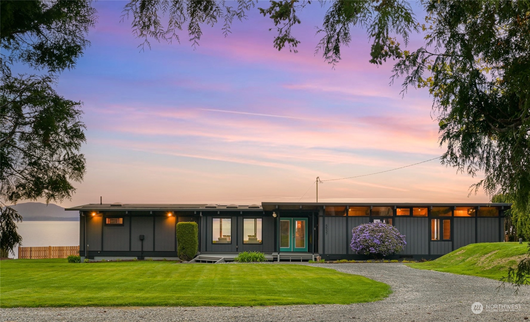 5537 Maple Way