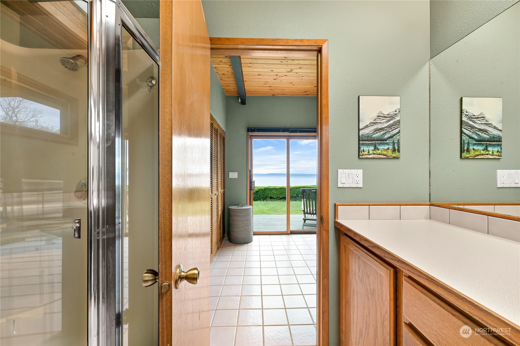 5537 Maple Way
