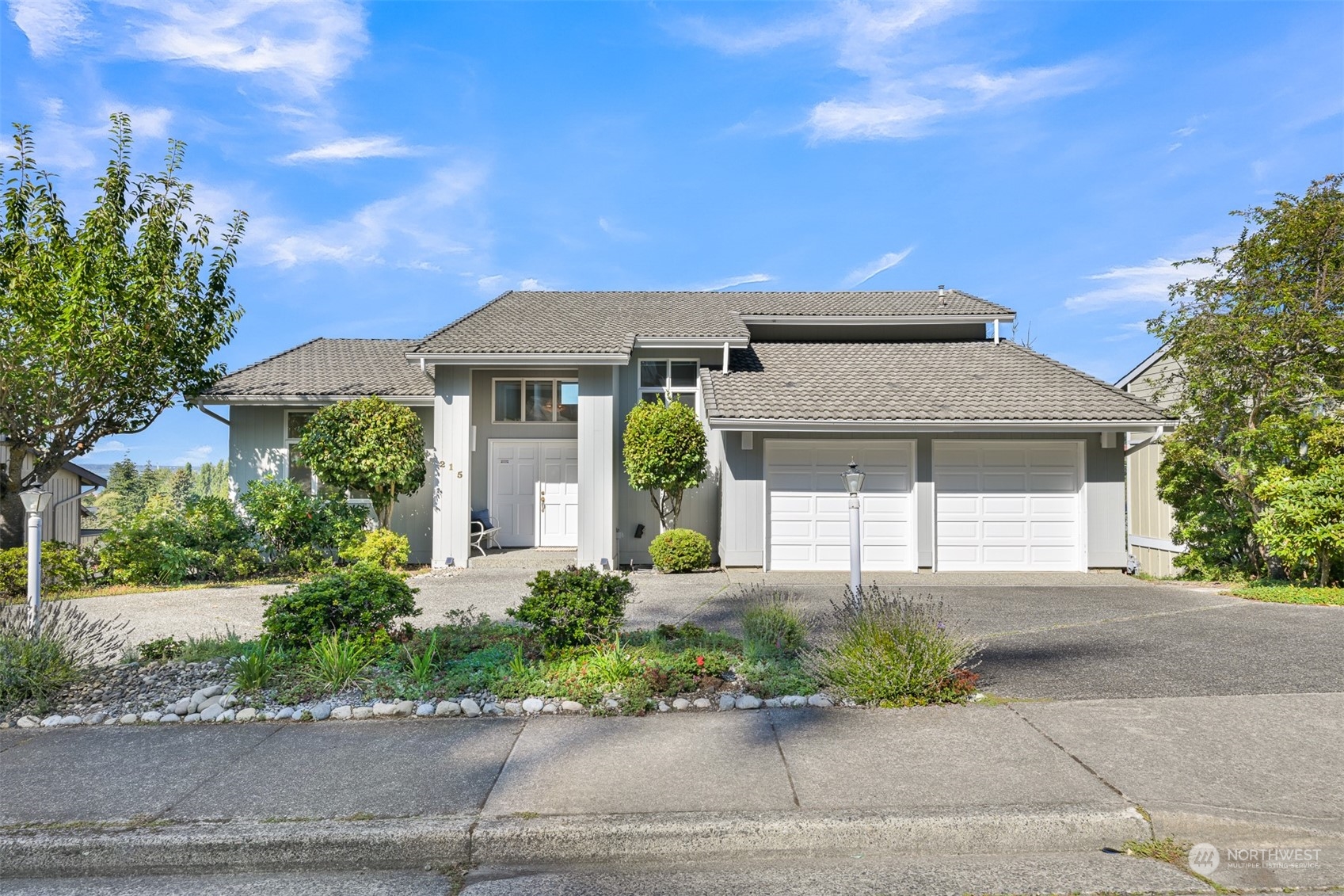 215 Bayside Road