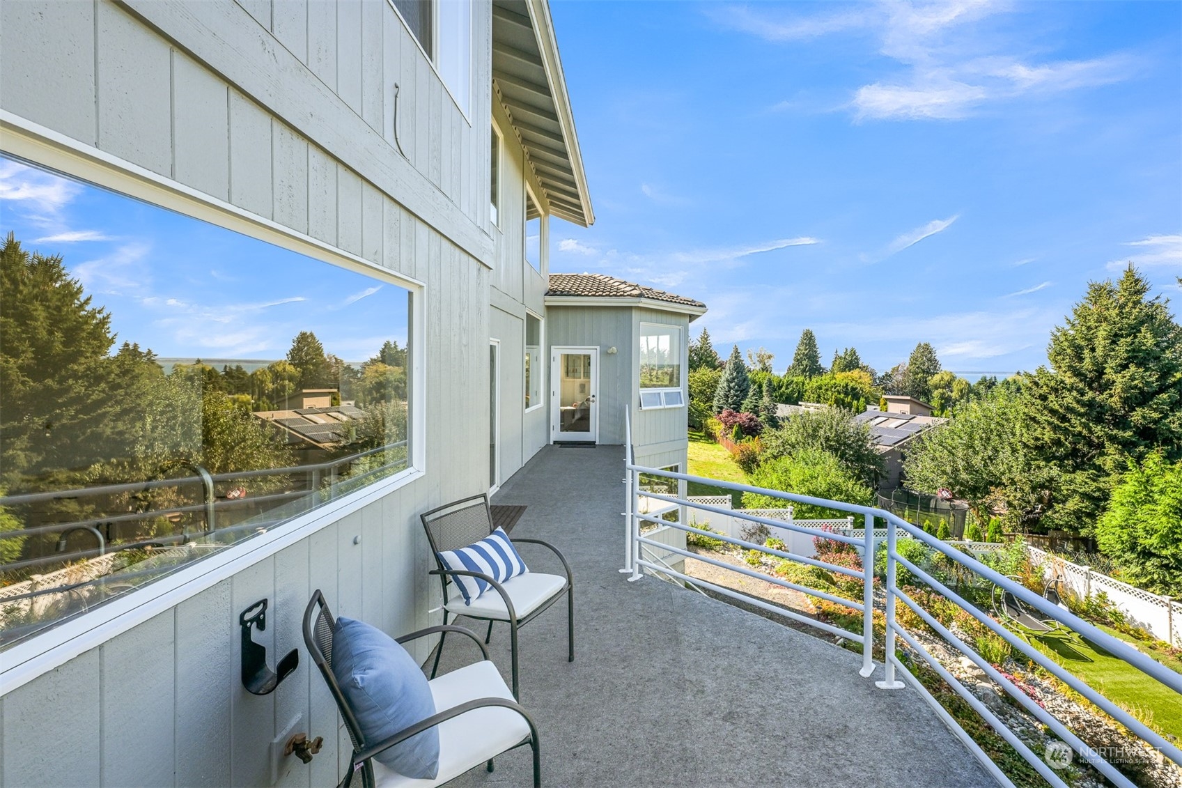 215 Bayside Road